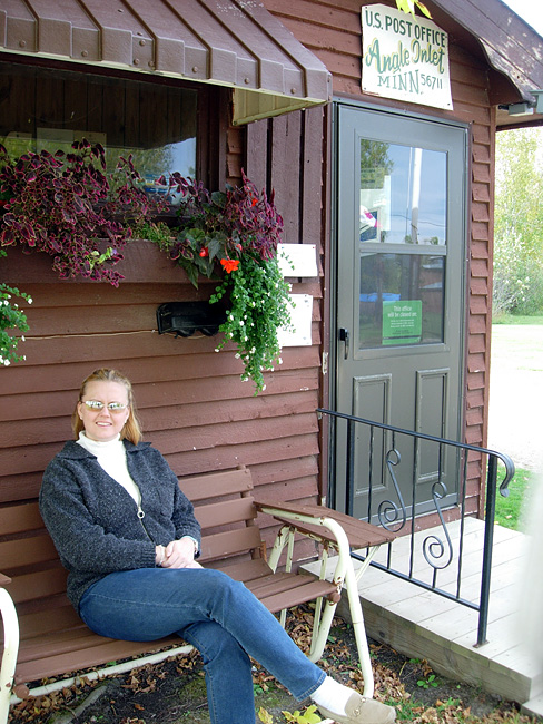 Hey baby! Waitin' for the mail?